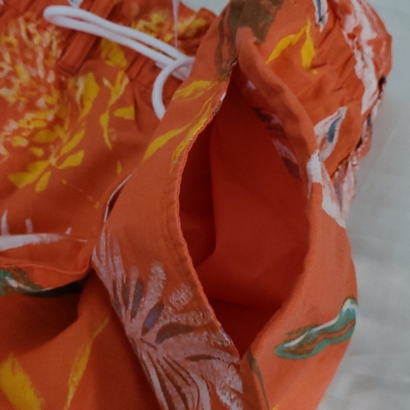 GAP Board Shorts - M, L, XL - Picture 5 of 9